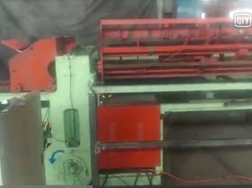 深州市圣航機(jī)械廠全自動(dòng)焊網(wǎng)機(jī)工作視頻