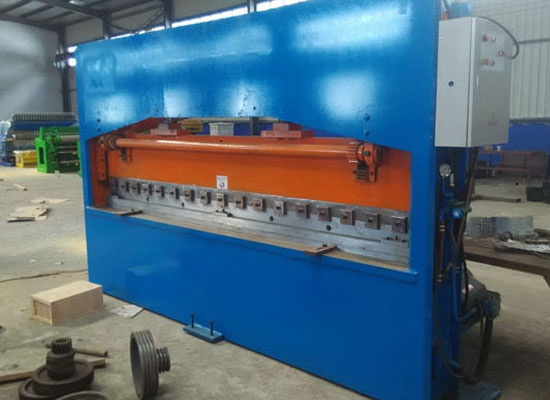 護欄網(wǎng)折彎機